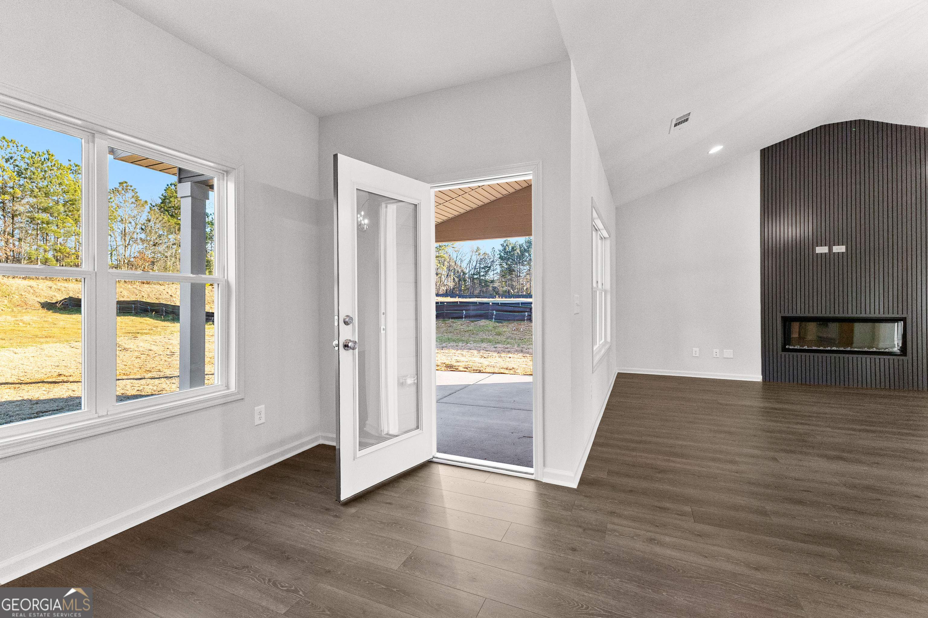 Senoia, Georgia 30276, United States, 4 Bedrooms Bedrooms, ,3 BathroomsBathrooms,Residential,Active,10655