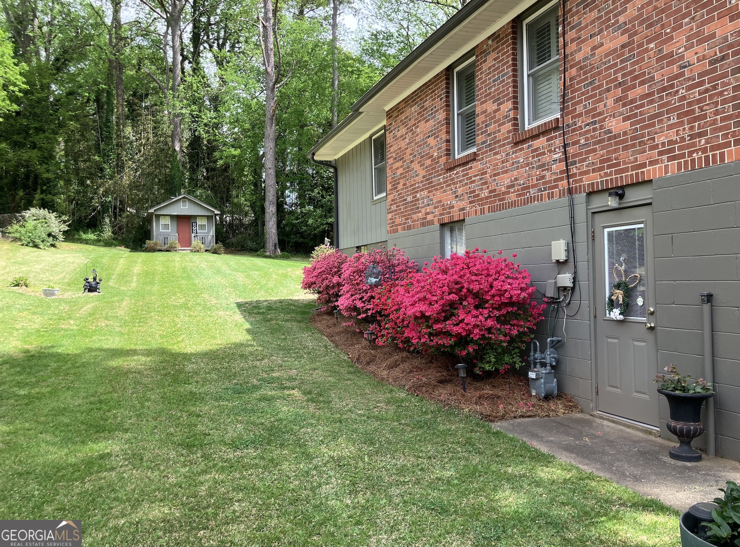 3195 Woodview DR SE