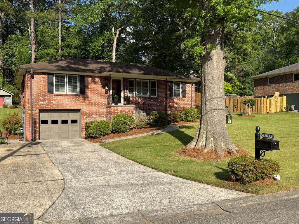 Photo of 3195 Woodview Drive SE, Smyrna, GA 30082 (MLS # 10756135)