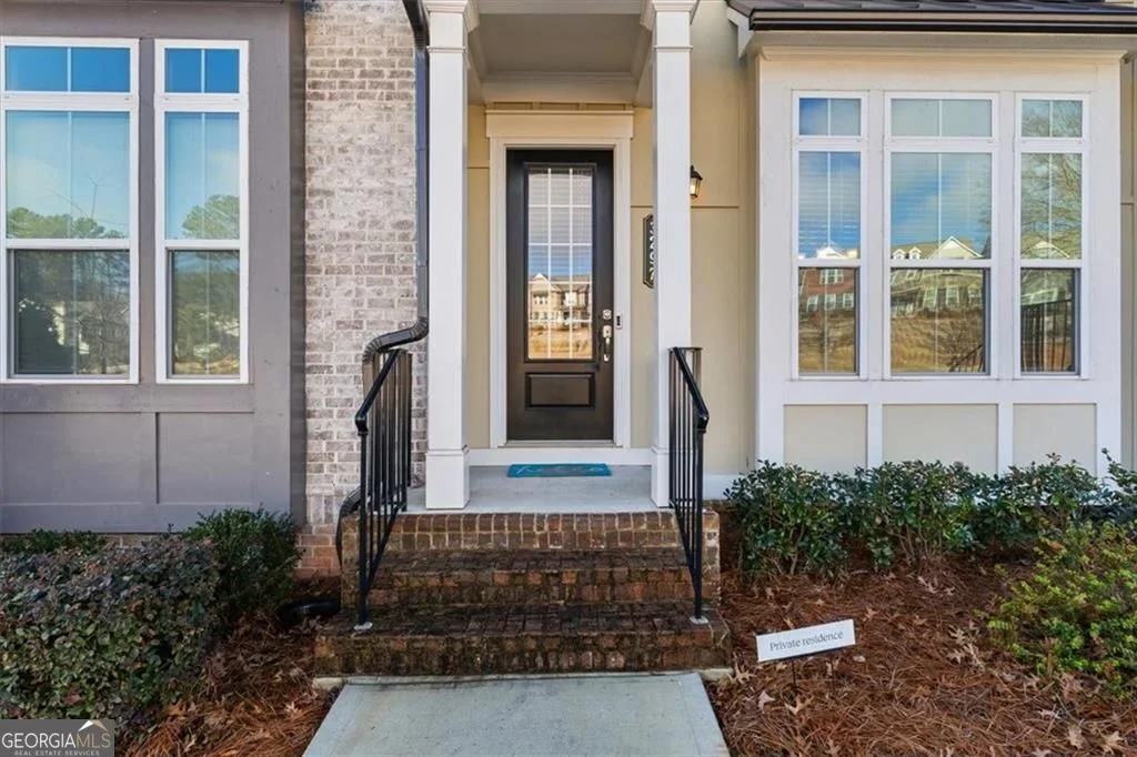 3297 Park Pointe Cir Circle