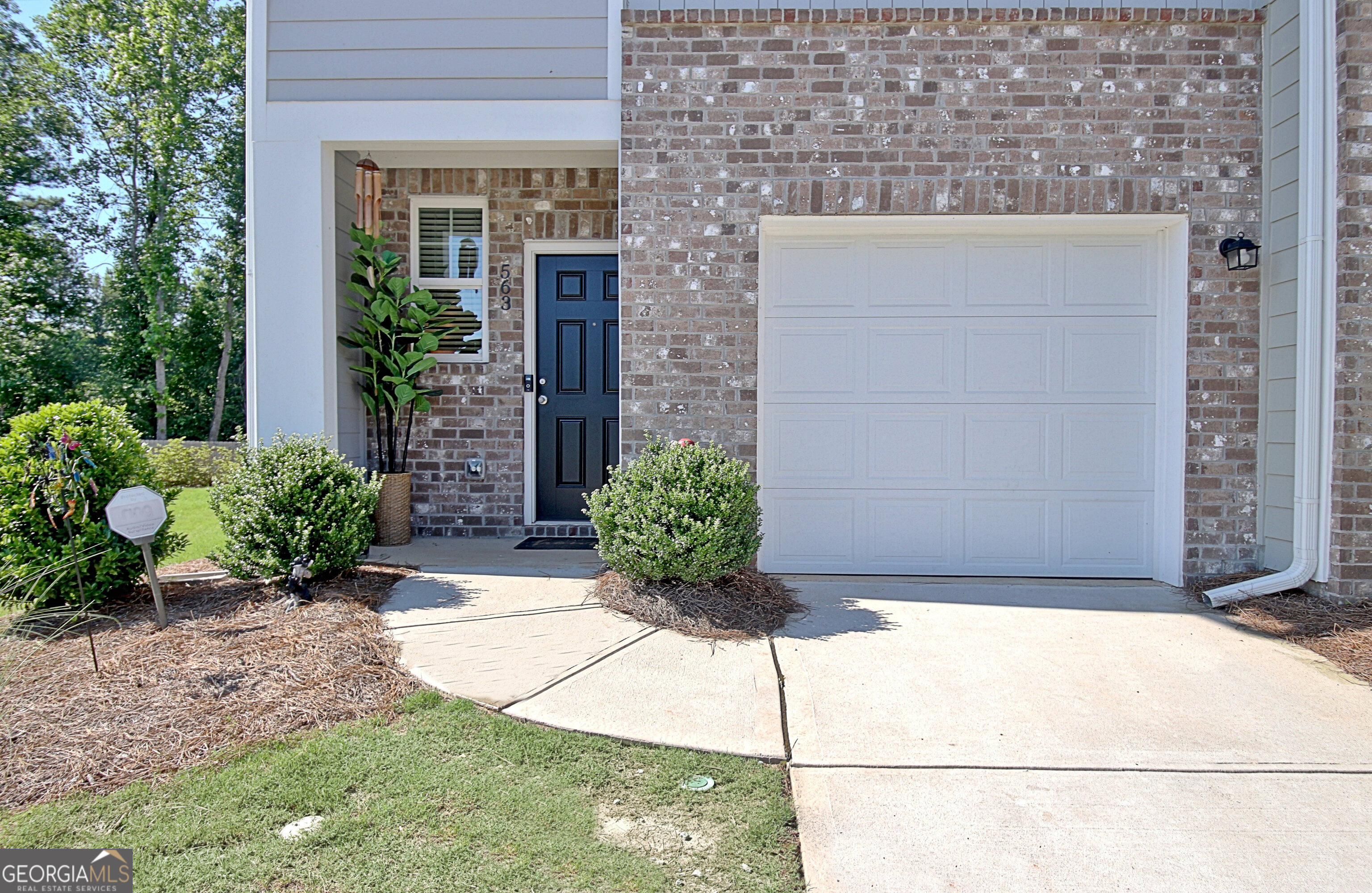 563 Magnolia CIR