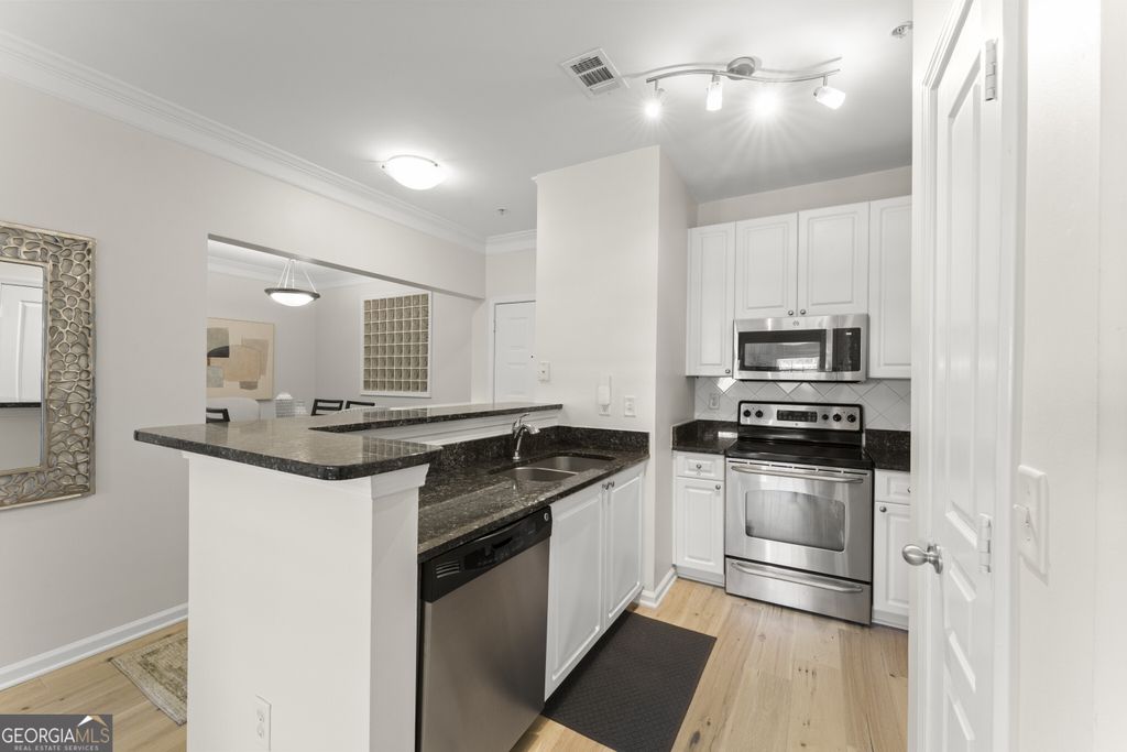 Photo of 10 Perimeter Summit Boulevard NE #2303, Atlanta, GA 30319 (MLS # 10708504)