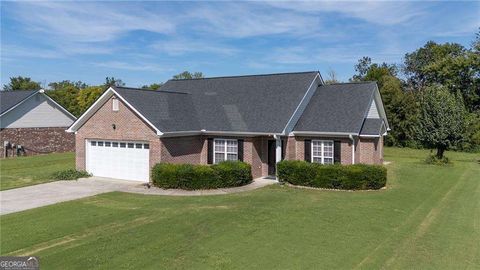 Photo of 130 Brookstone Drive SW, Calhoun, GA 30701 (MLS # 10595420)