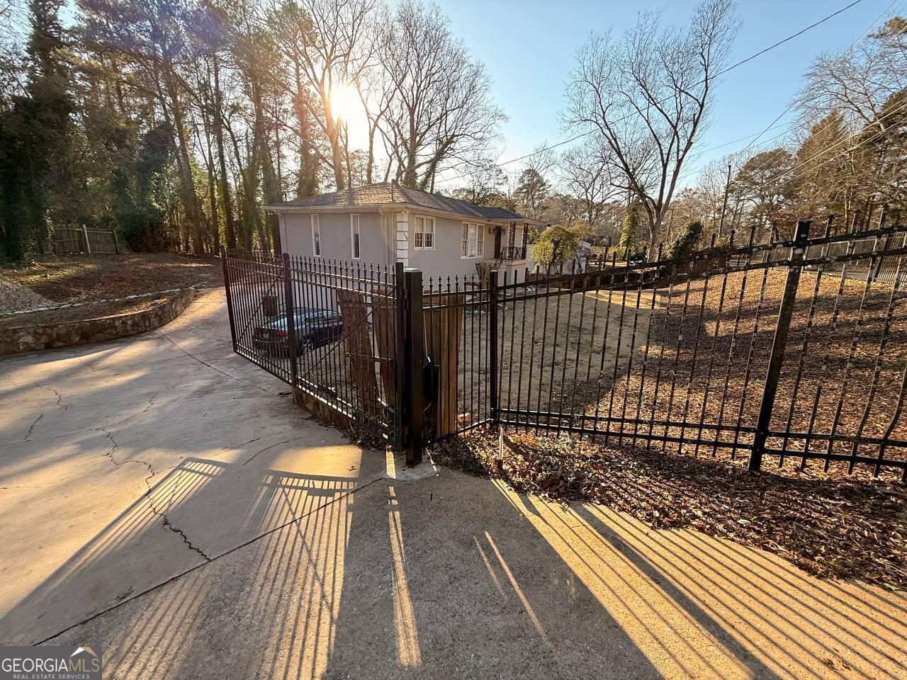 2940 Benjamin E Mays DR SW