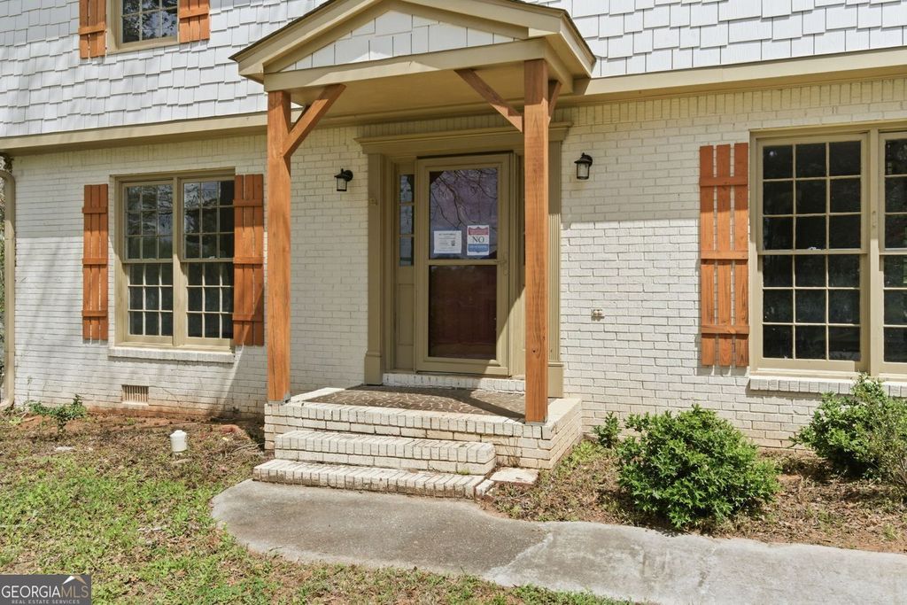 Photo of 532 Valley Woods Circle SE, Conyers, GA 30094 (MLS # 10738868)