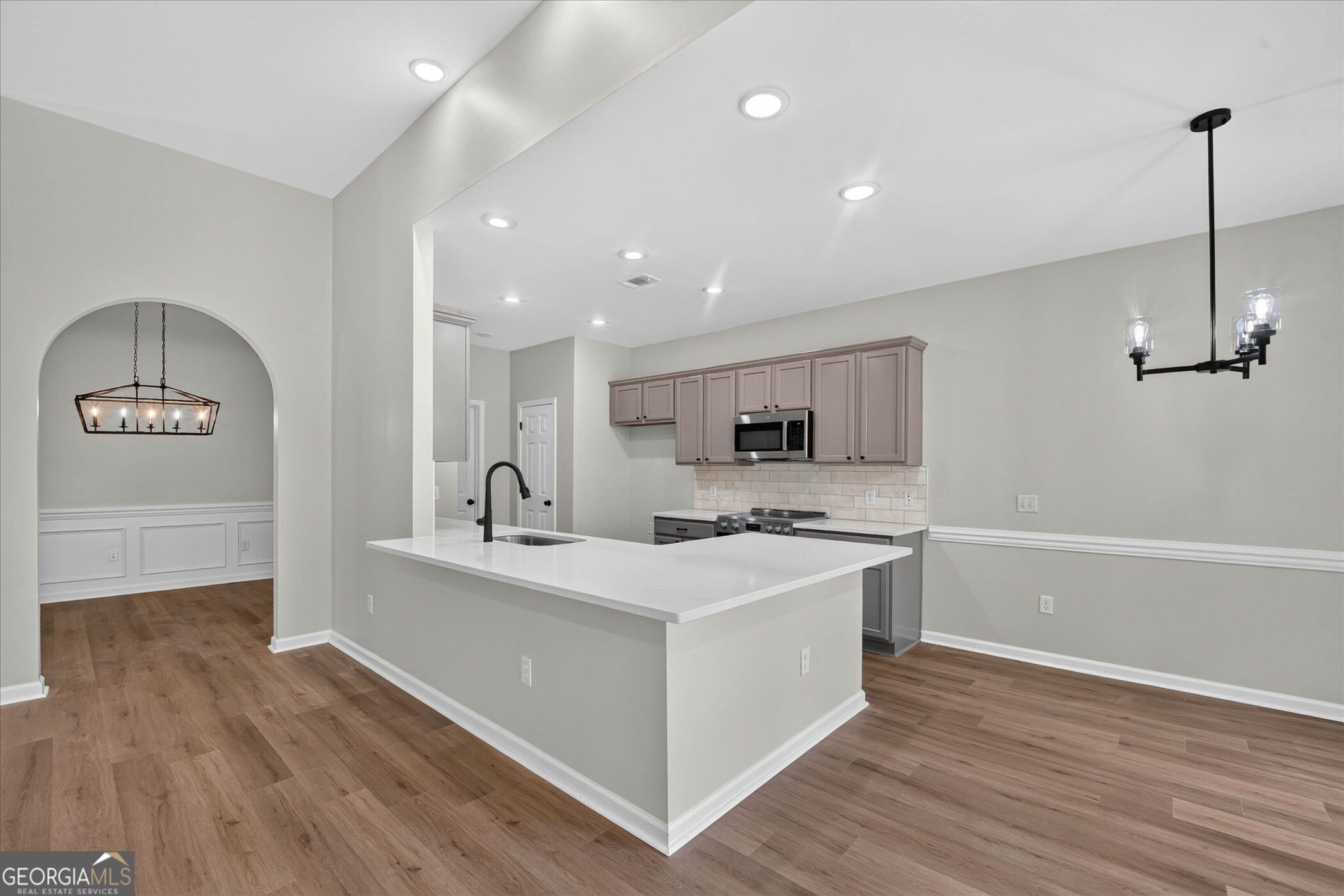 839 Granite LN