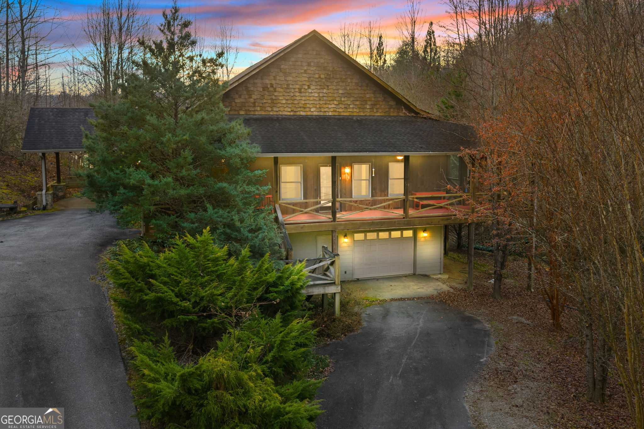 1242 Moccasin Creek RD