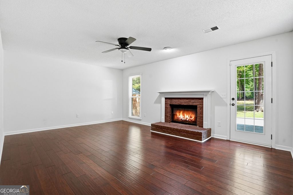 Photo of 1196 Crestbrook Lane SW, Mableton, GA 30126 (MLS # 10740918)