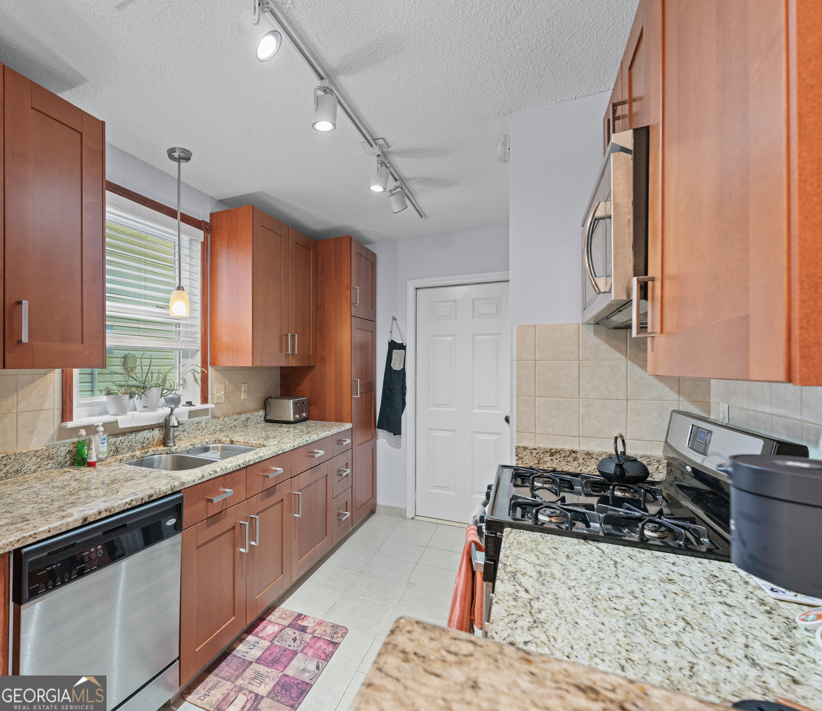 732 S Fairfield DR