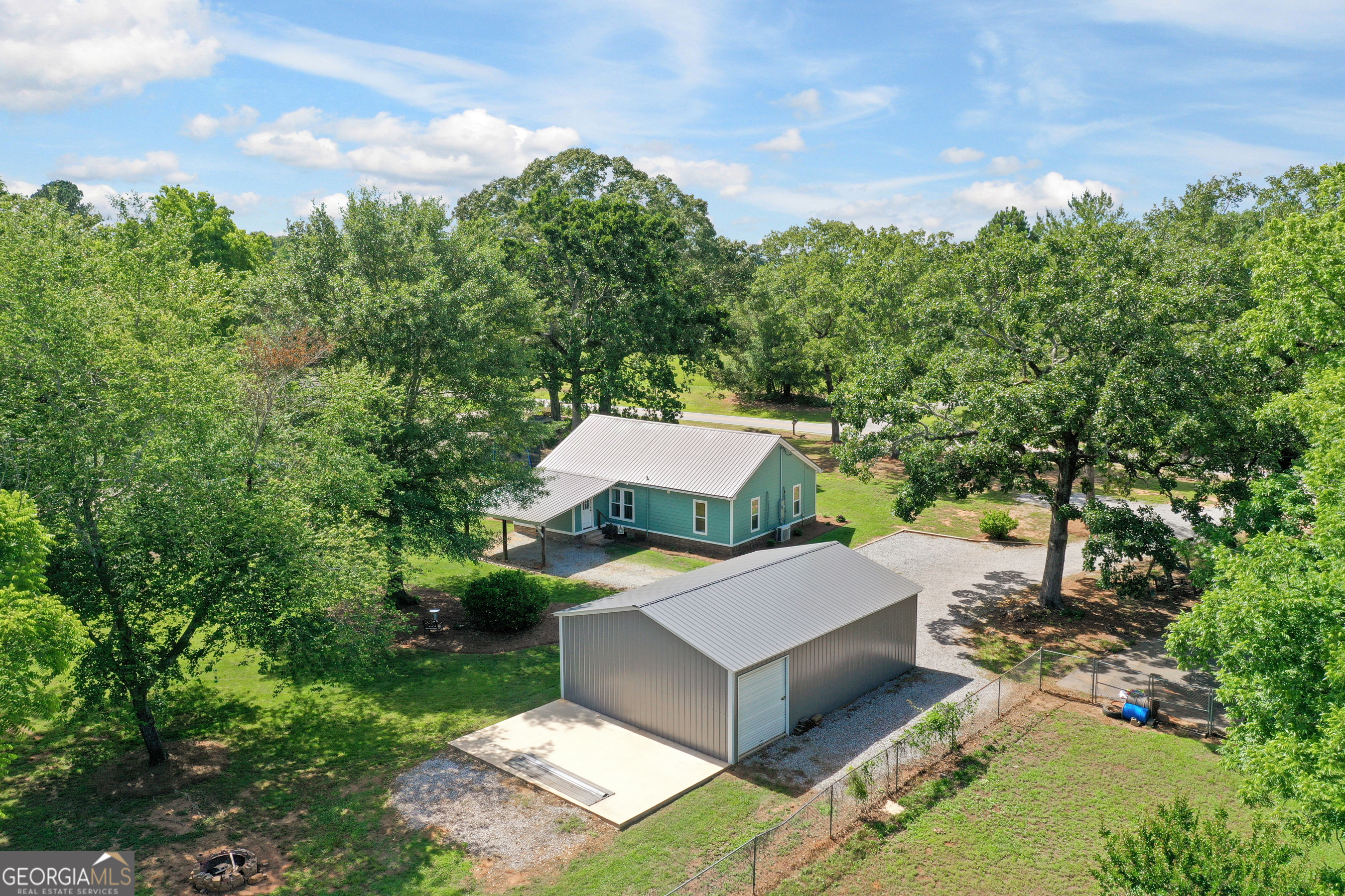 Photo 33 of 45 of 636 Smithonia RD house