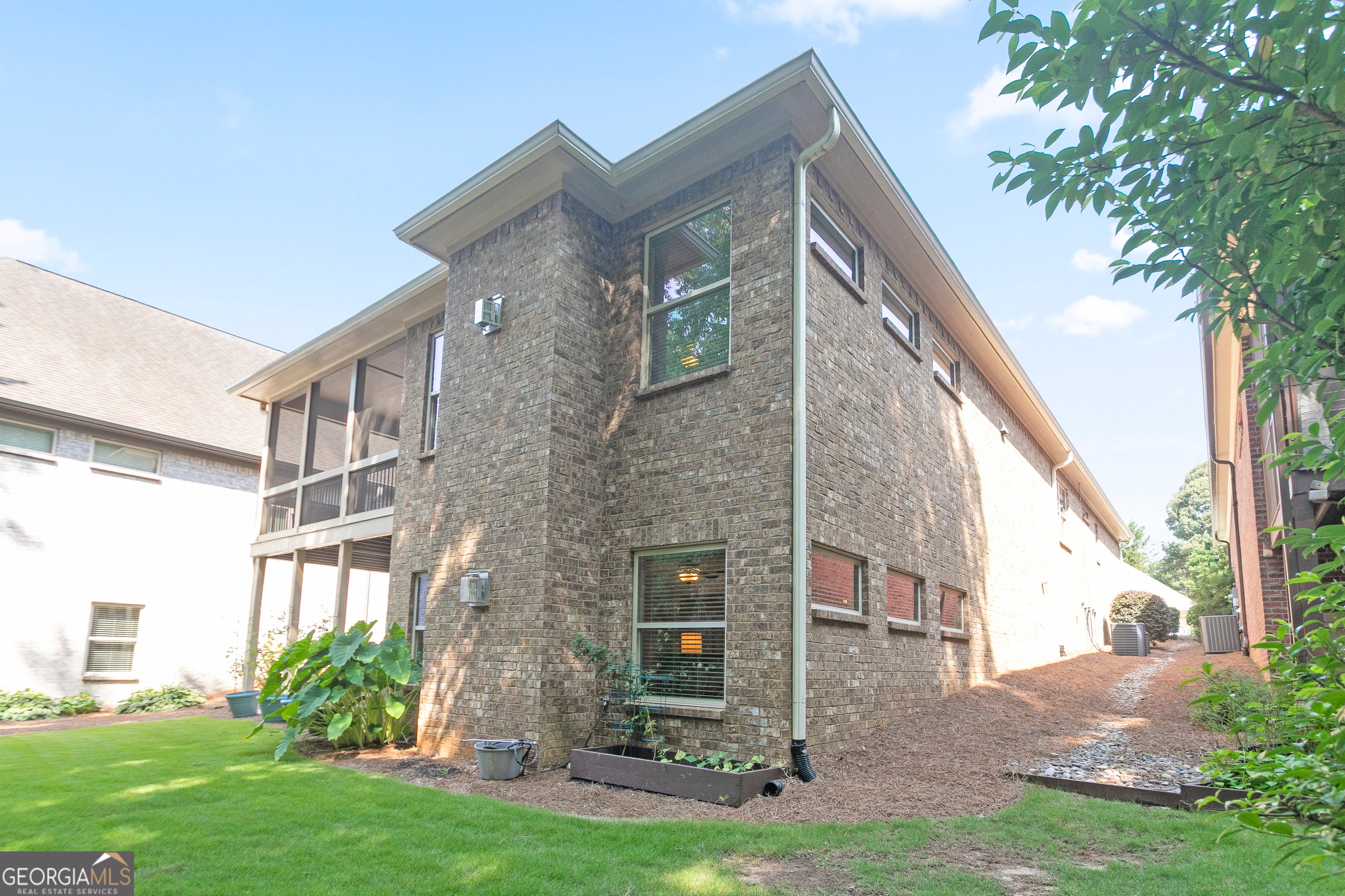 1237 Magnolia Path WAY