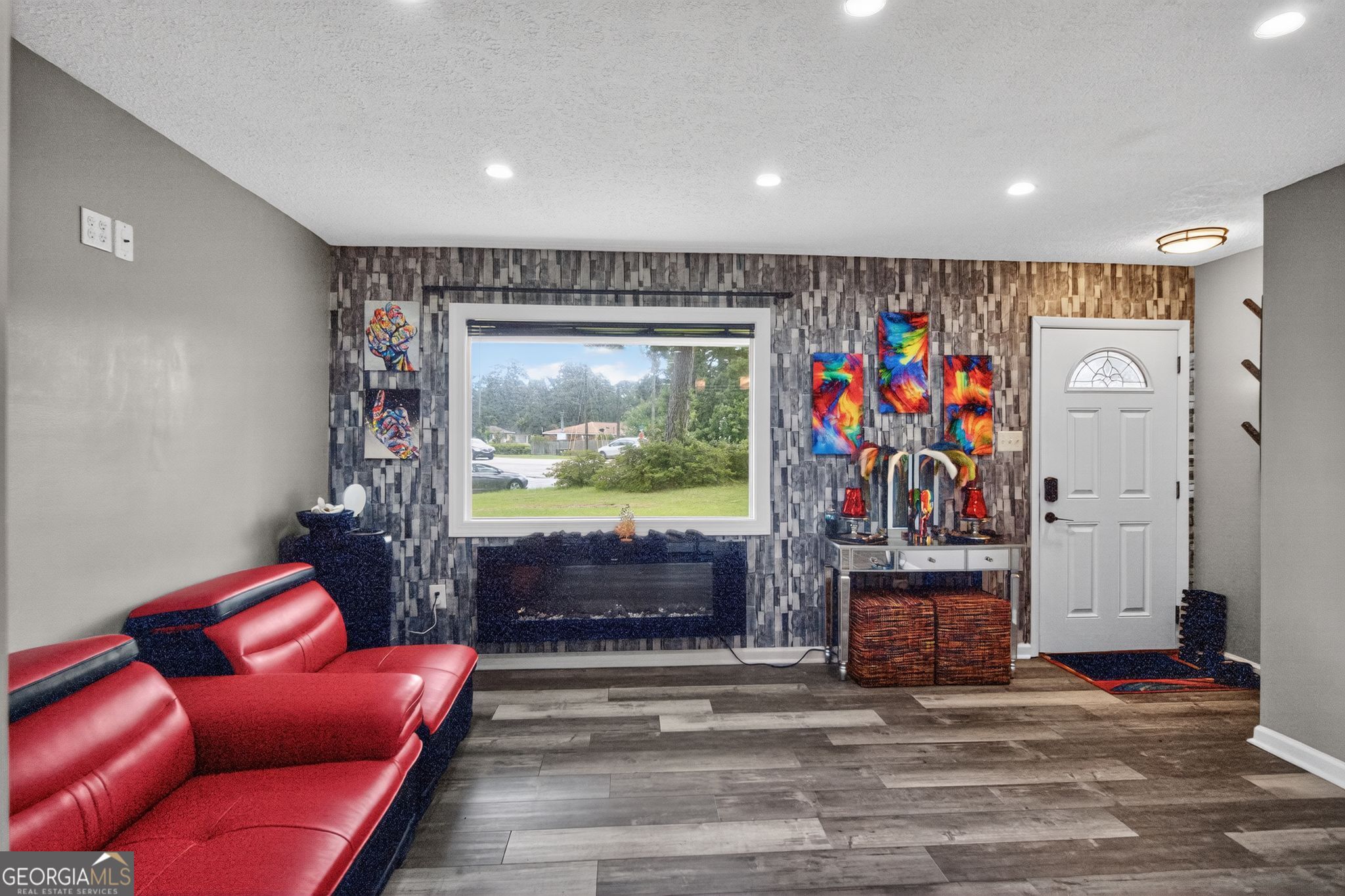 302 Larbre RD