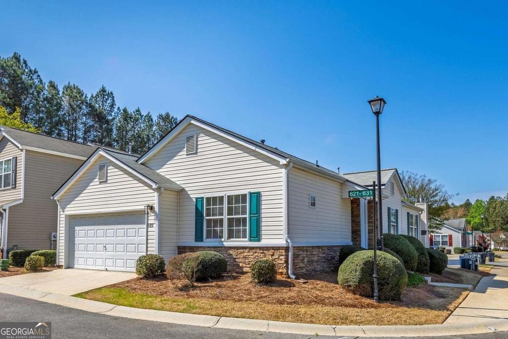 Photo of 631 Windcroft Circle NW, Acworth, GA 30101 (MLS # 10726259)