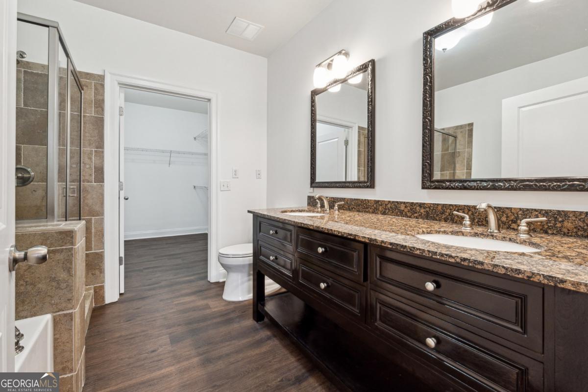 901 Abernathy RD NE 3200