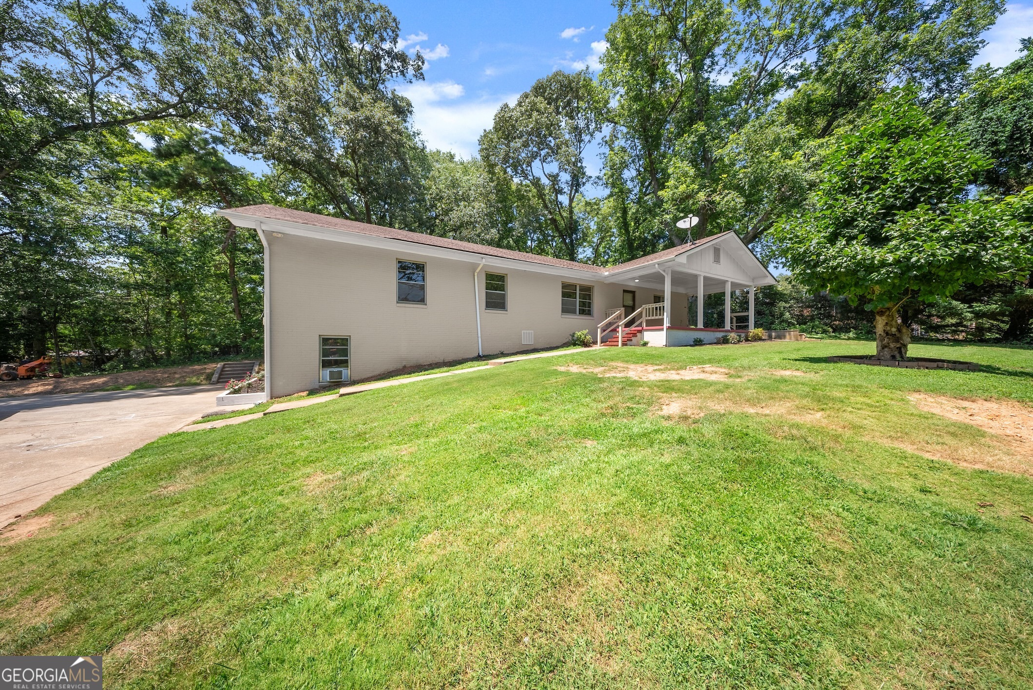 1112 Riverside TER