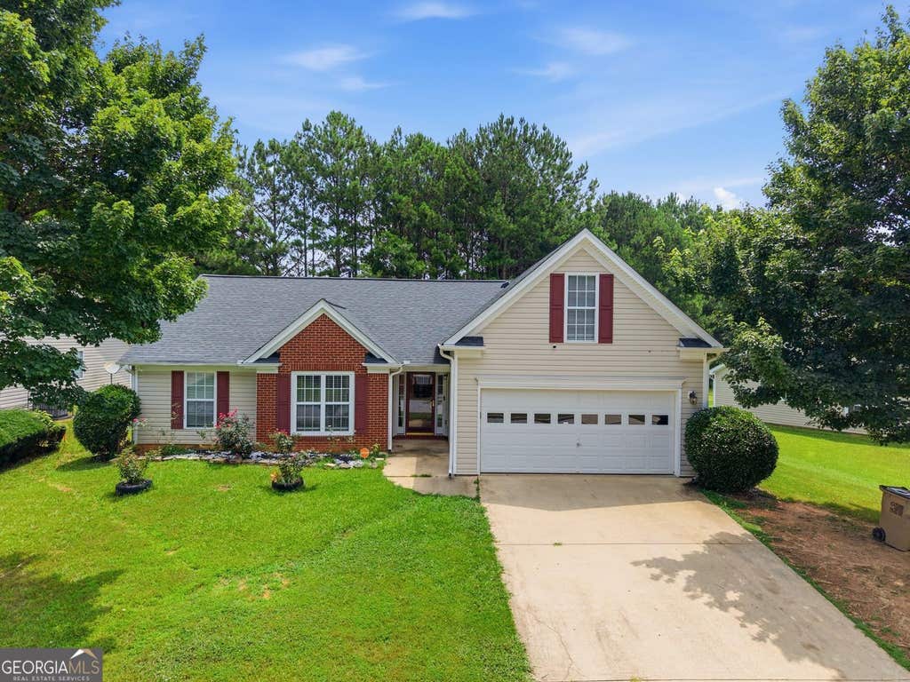 Photo of 1295 Silverstone Trail, Jonesboro, GA 30238 (MLS # 10800781)