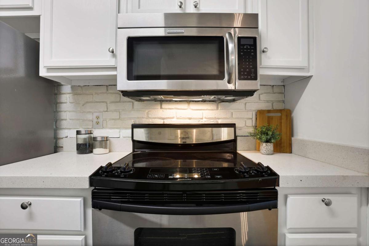 2700 Pine Tree RD NE 1017