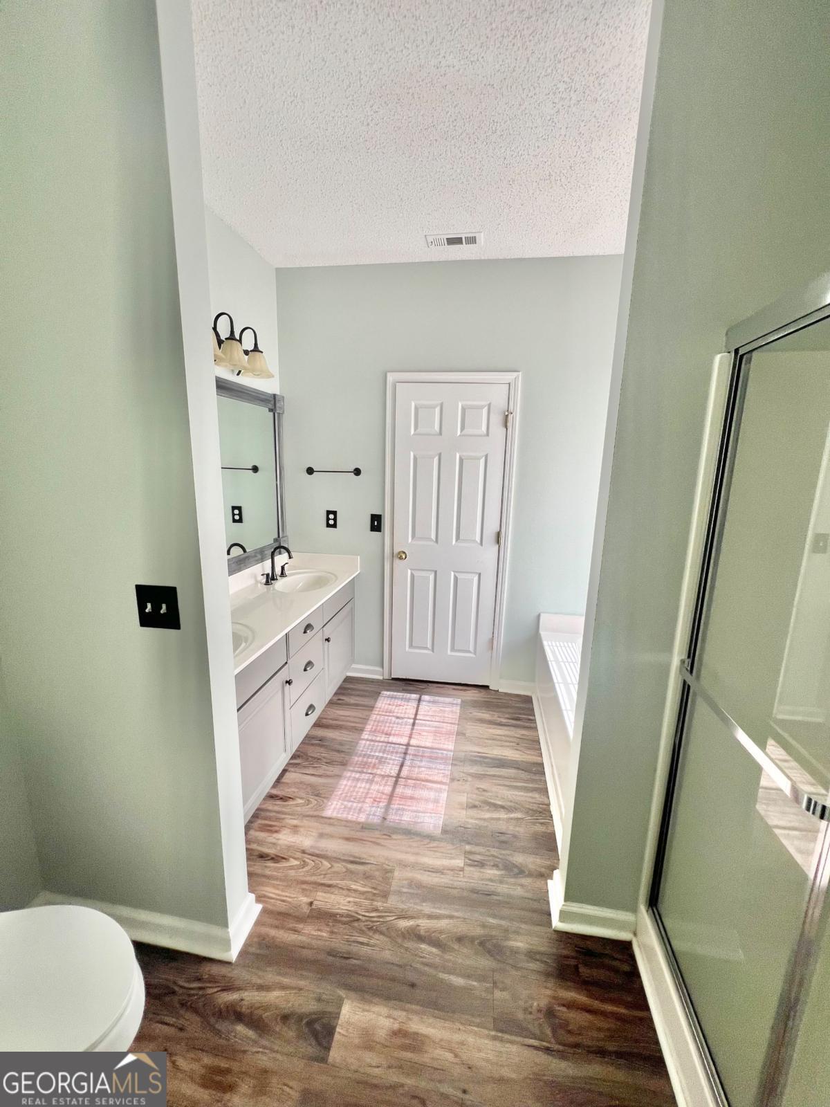 85 Hillcrest CT
