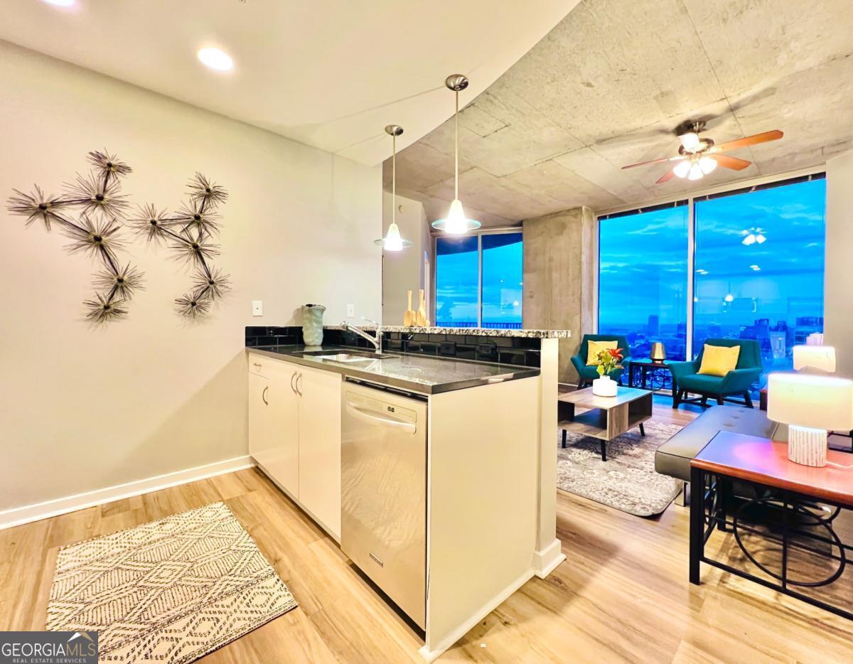 400 W Peachtree ST NW 2704
