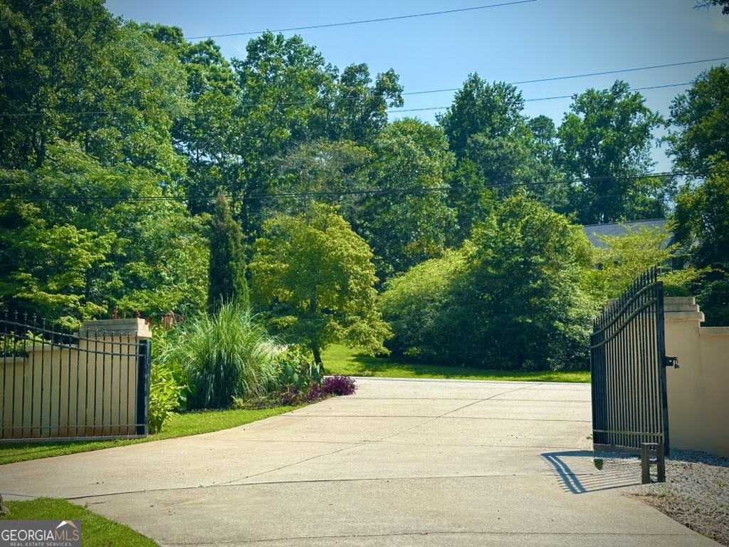 3135 Juhan RD