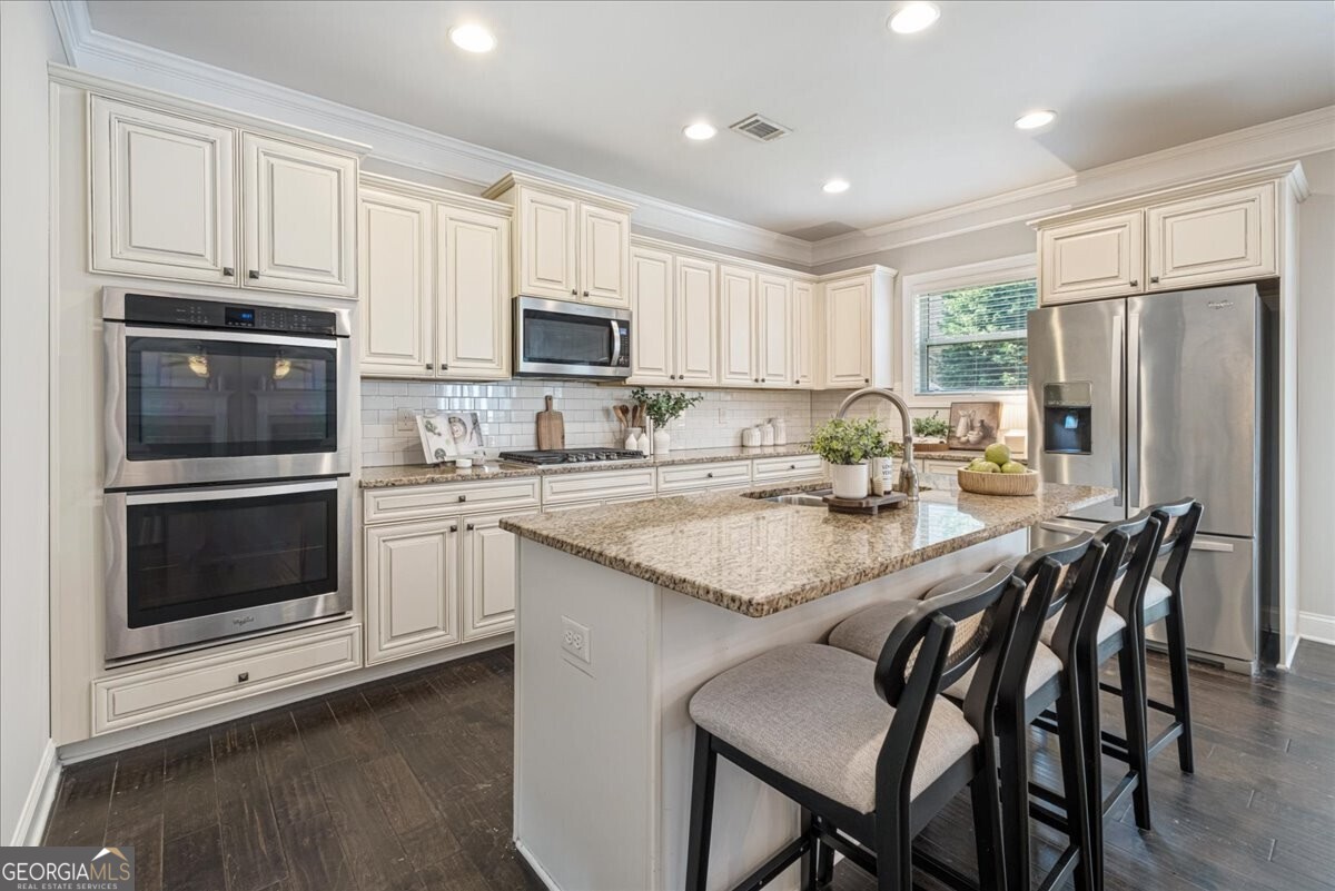 1305 Roswell Manor CIR
