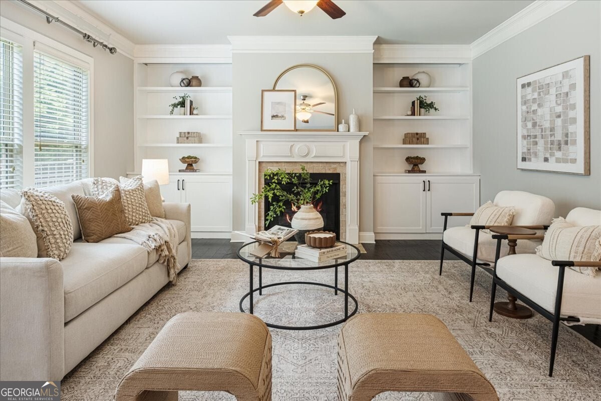 1305 Roswell Manor CIR
