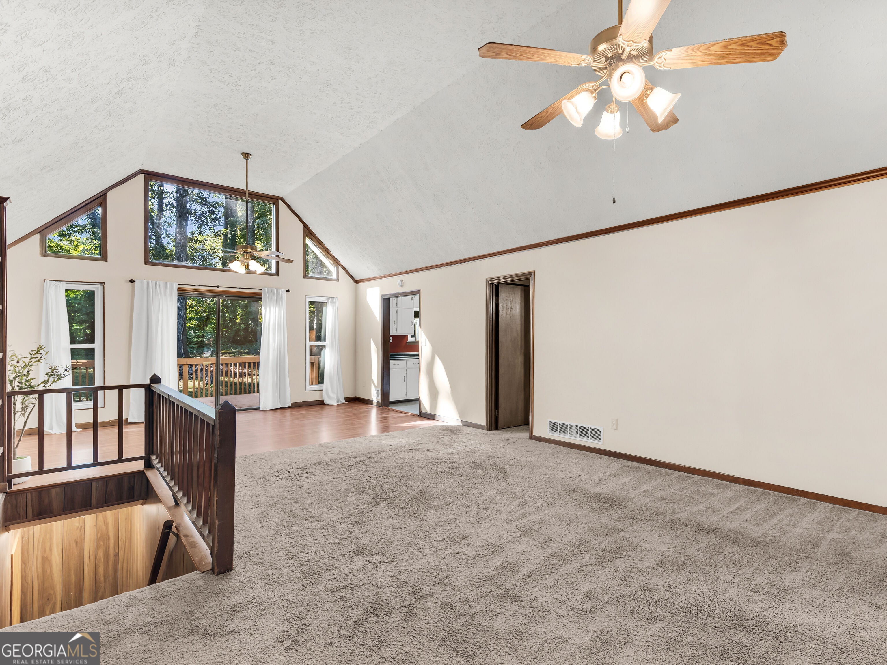 2735 Austin LN