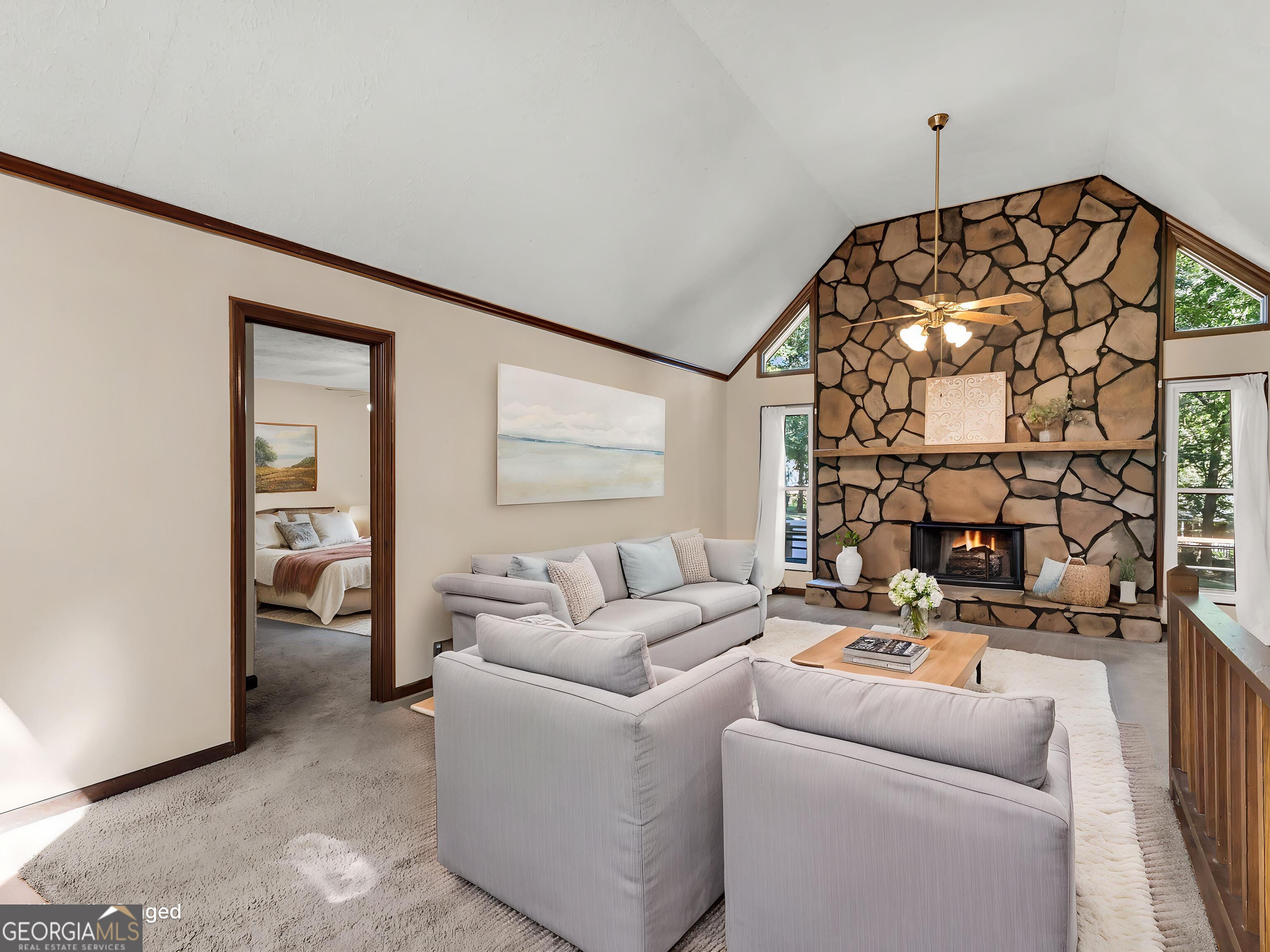 2735 Austin LN