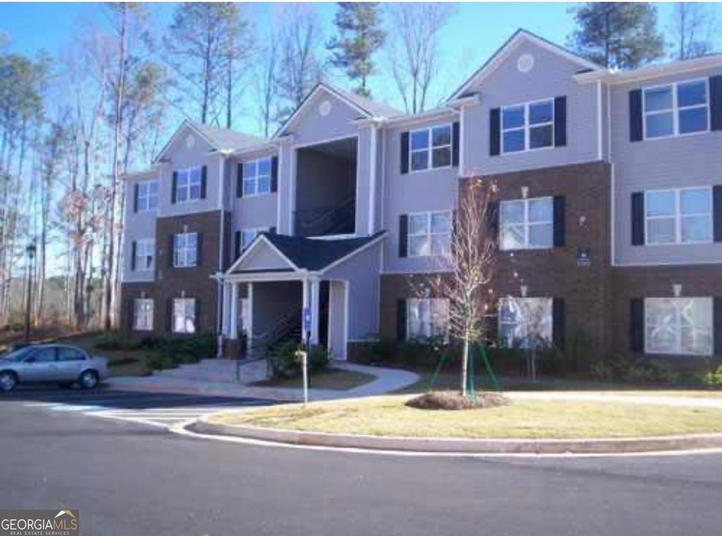 Photo of 6301 Fairington Ridge Circle #6301, Lithonia, GA 30038 (MLS # 10739033)