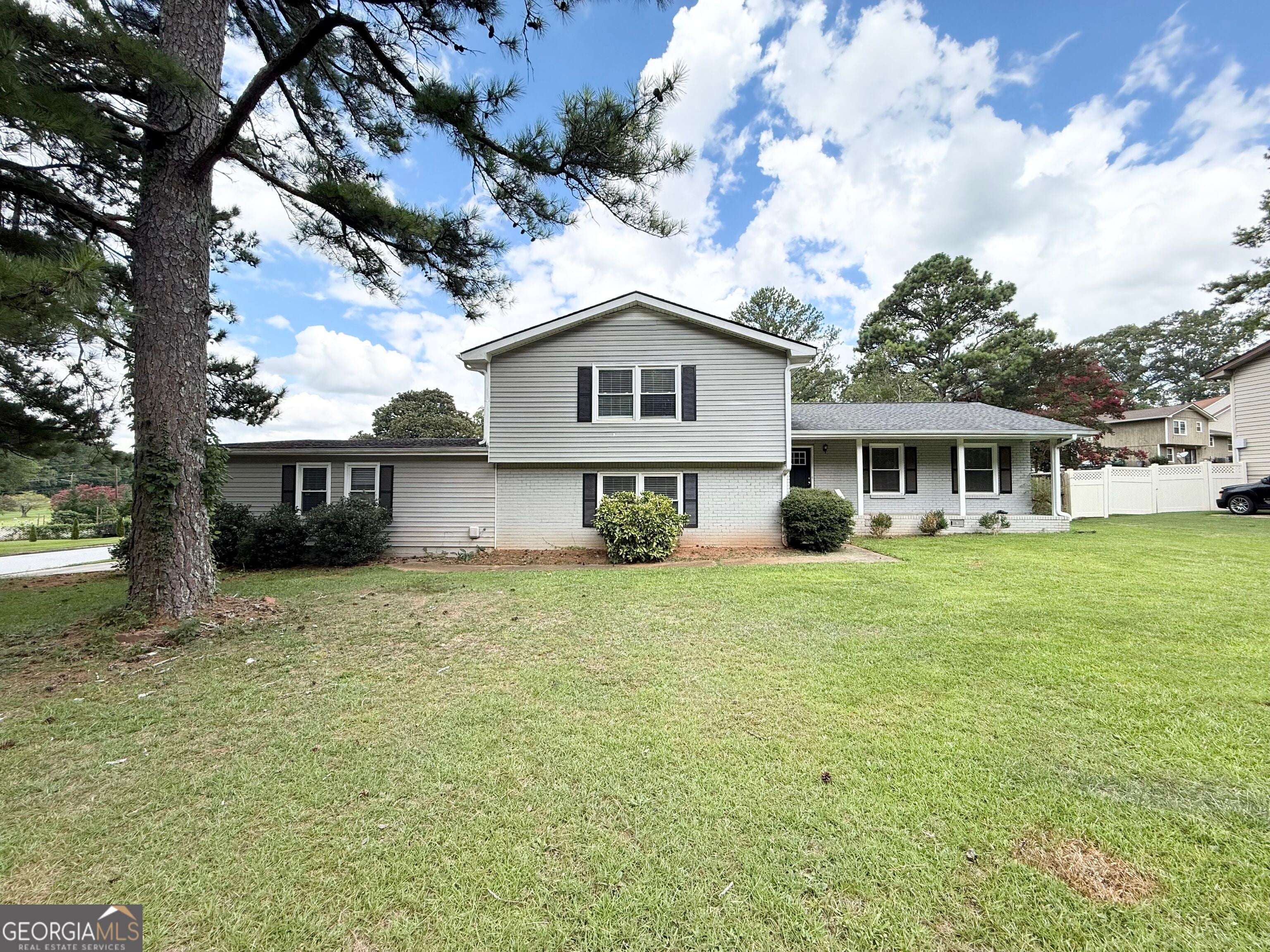 3609 River Hills DR