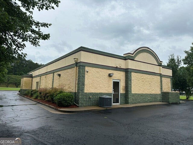 114 Bullsboro DR