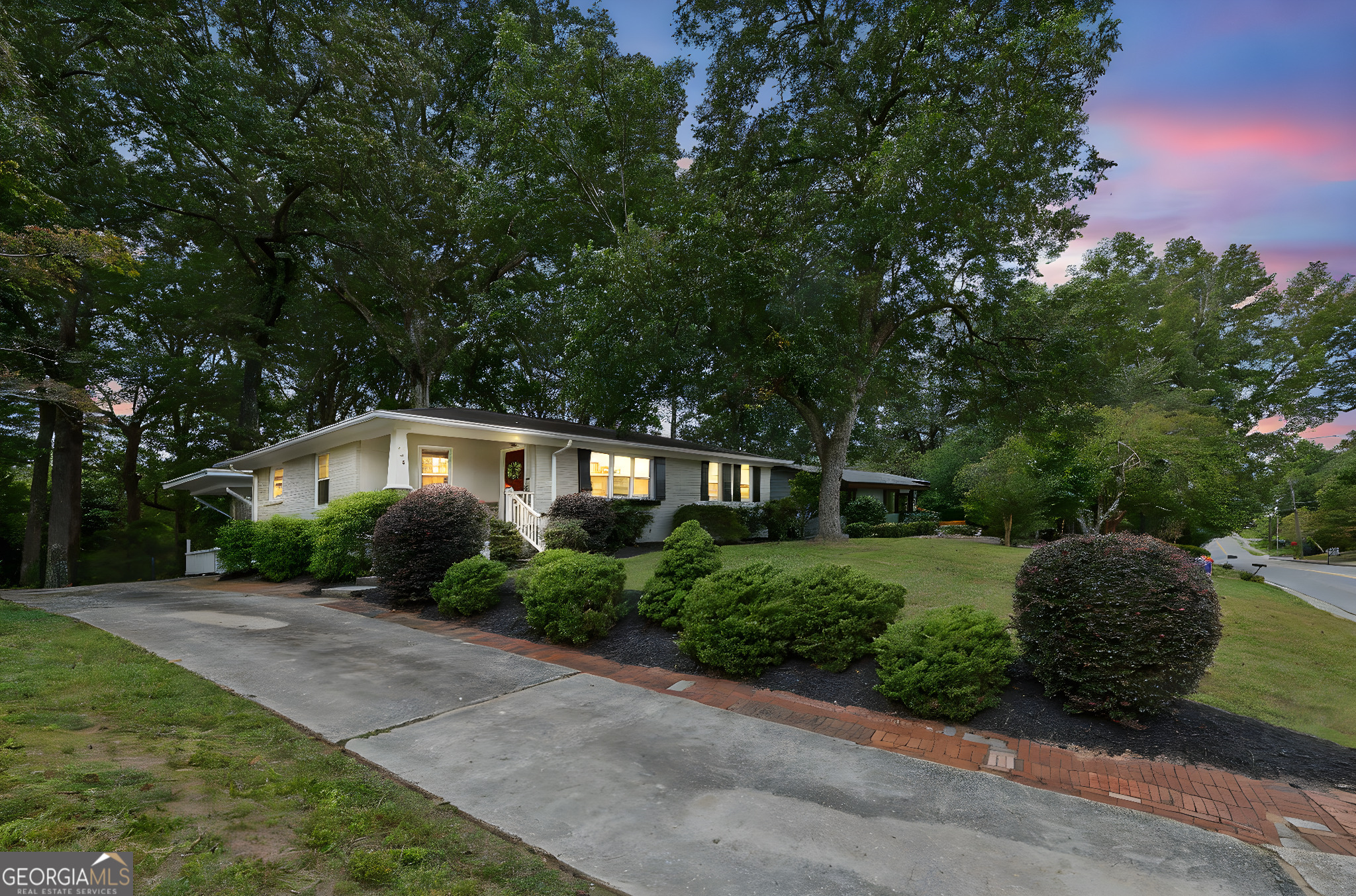 740 Powder Springs ST SE
