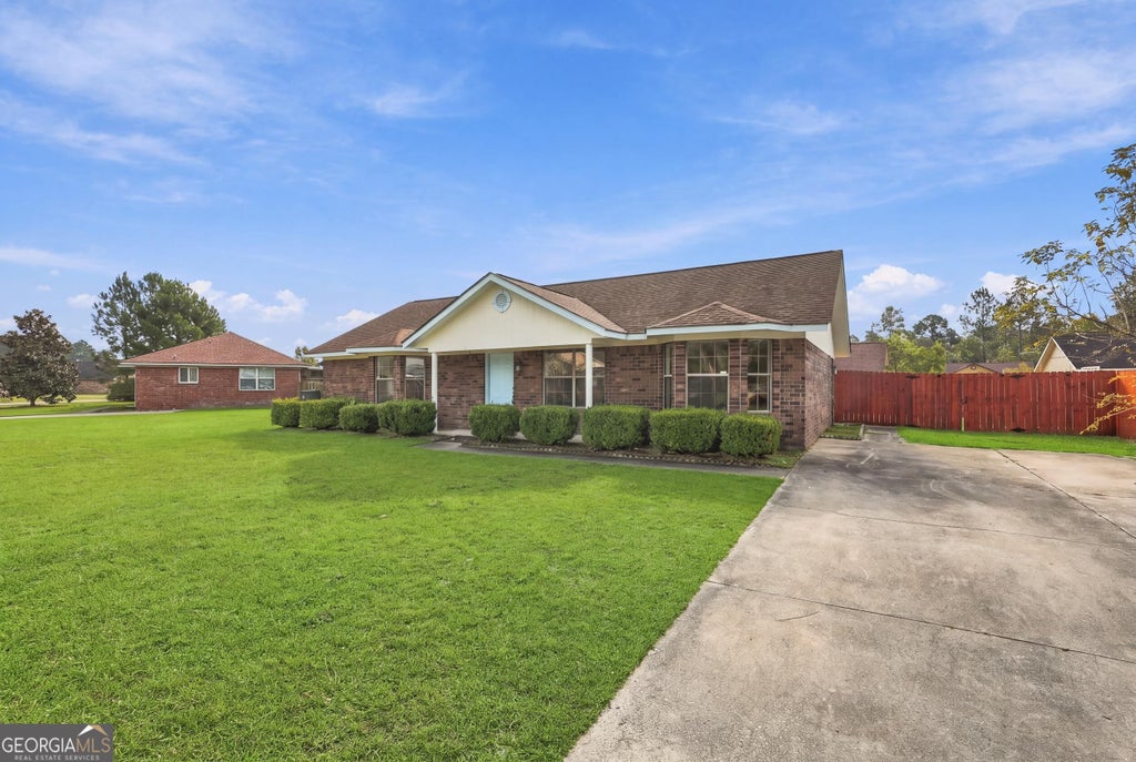 Photo of 814 Waterfield Drive, Hinesville, GA 31313 (MLS # 10874665)