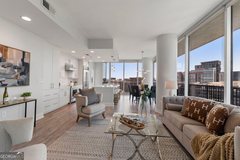 Photo of 1080 Peachtree Street NE #2111, Atlanta, GA 30309 (MLS # 10772489)