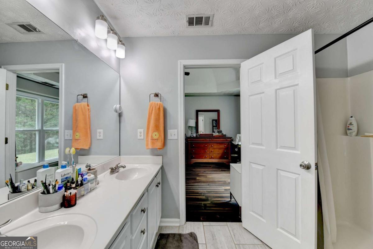 2590 Hamilton Parc LN