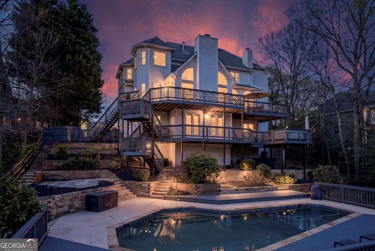 4311 NE Highborne DR NE