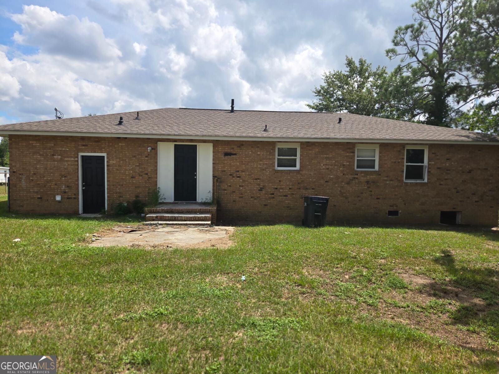 3323 Hillis RD