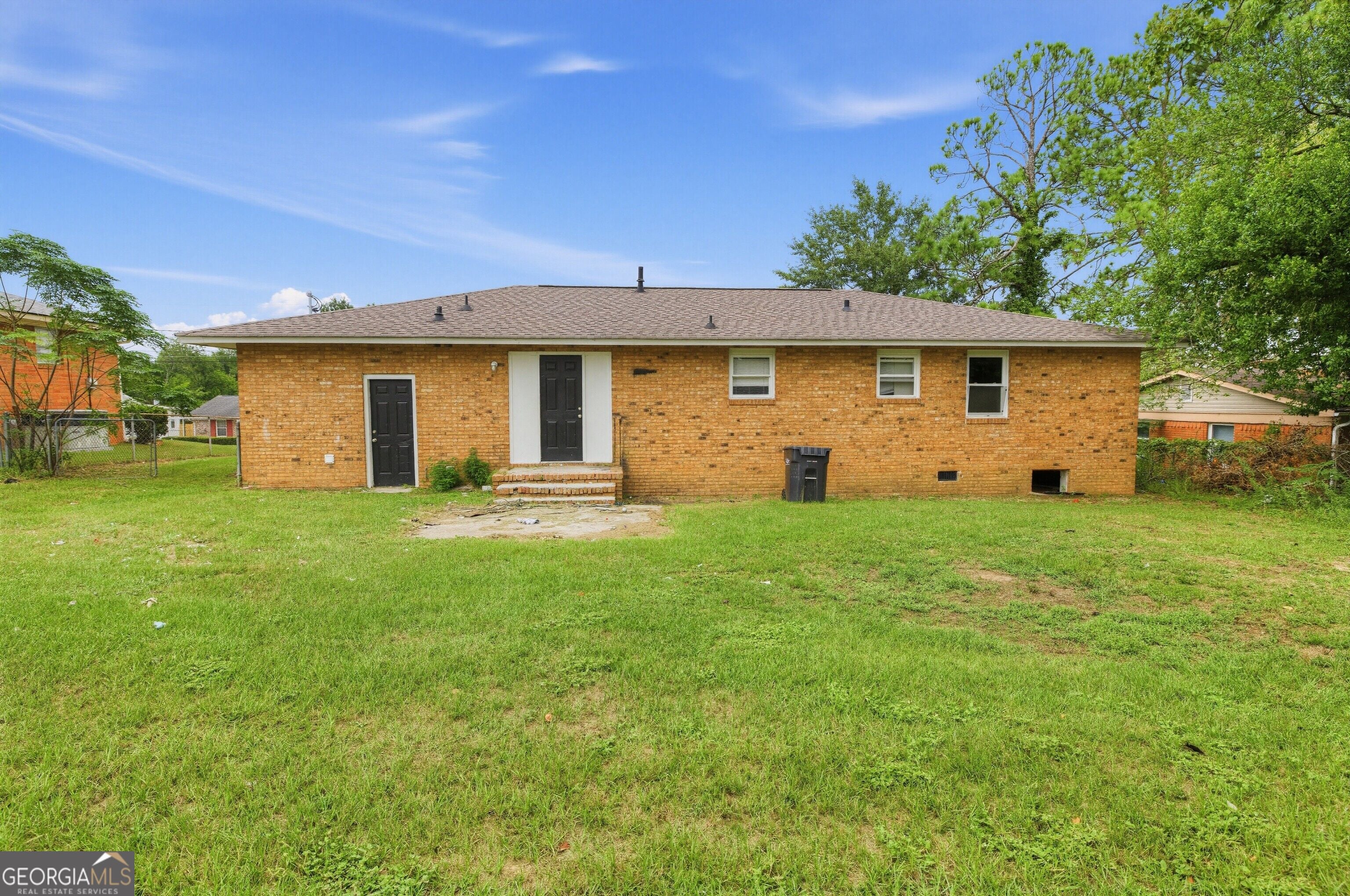 3323 Hillis RD