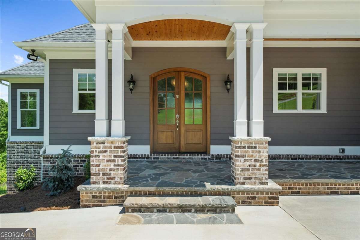 112 Big Knoll Drive
