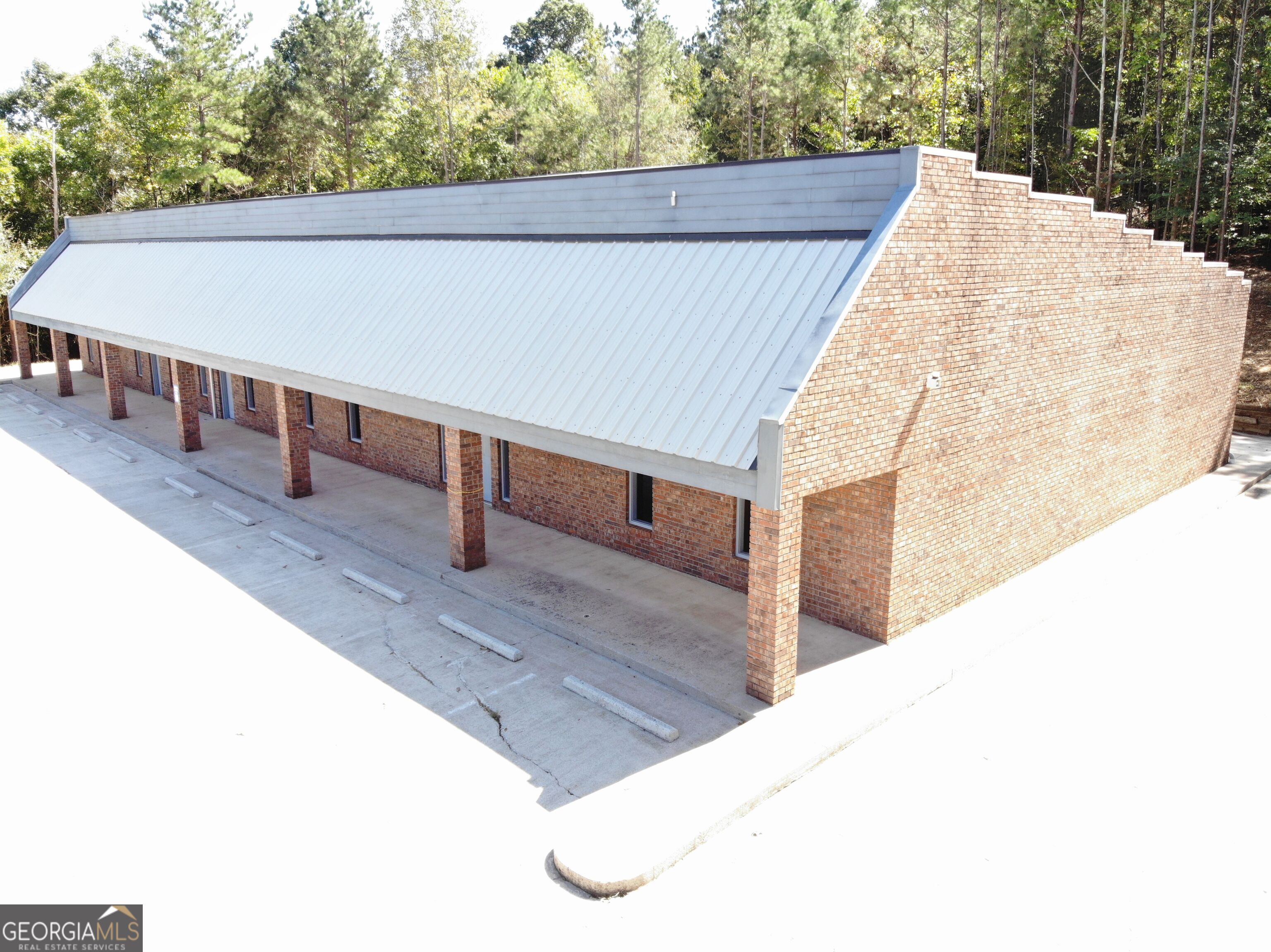 232 Industrial Park DR