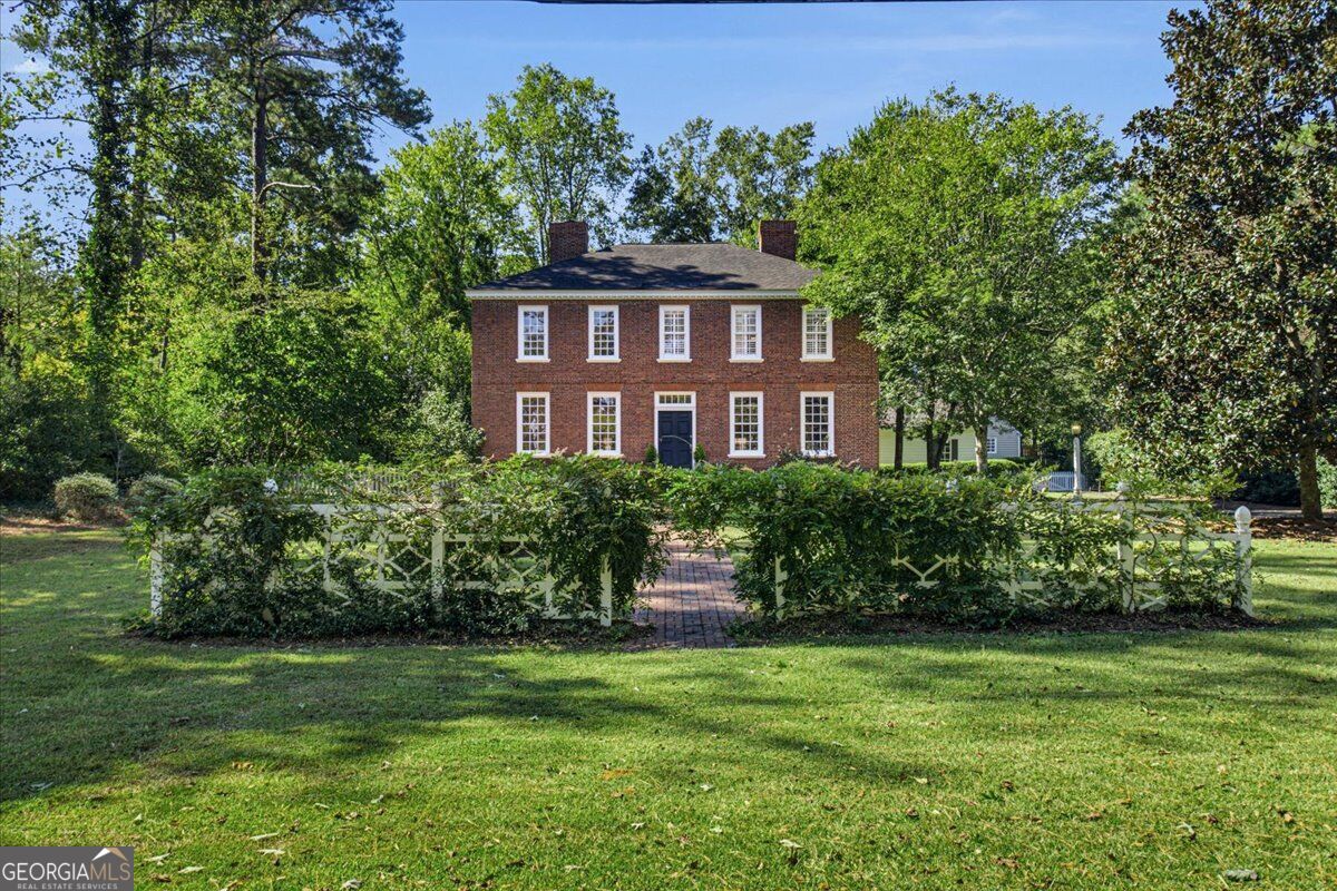 405 N Pine Hill RD