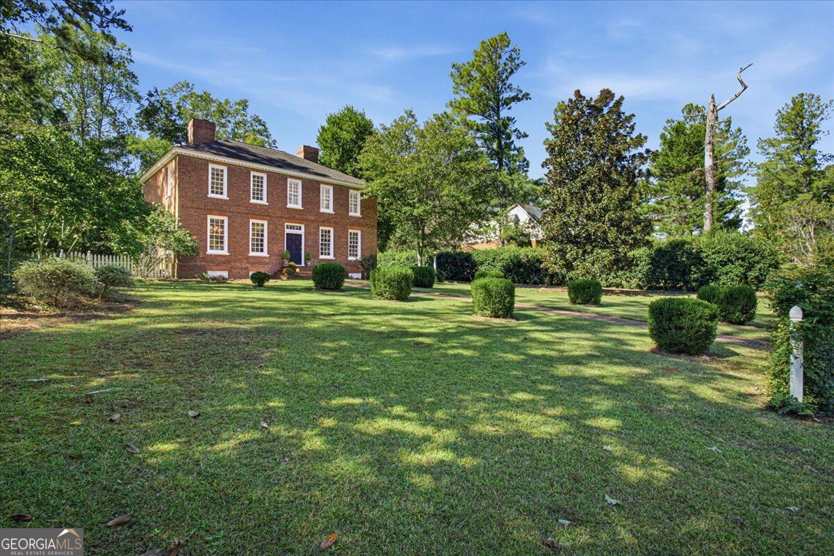 405 N Pine Hill RD
