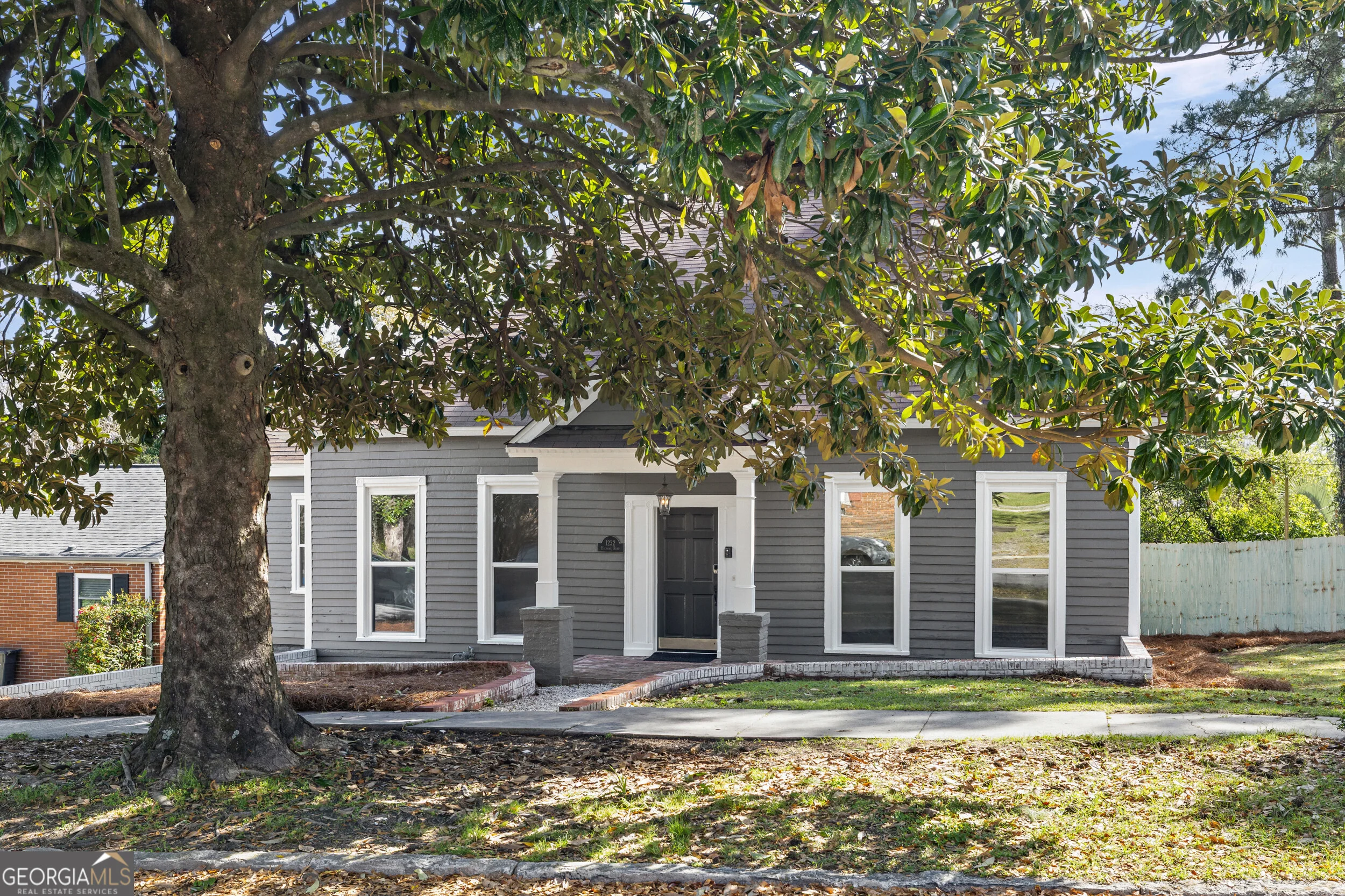 1232 Hickman Road