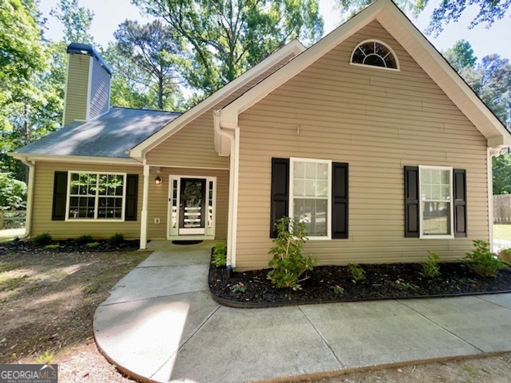 Photo of 65 Riverside Way, Sharpsburg, GA 30277 (MLS # 10759014)