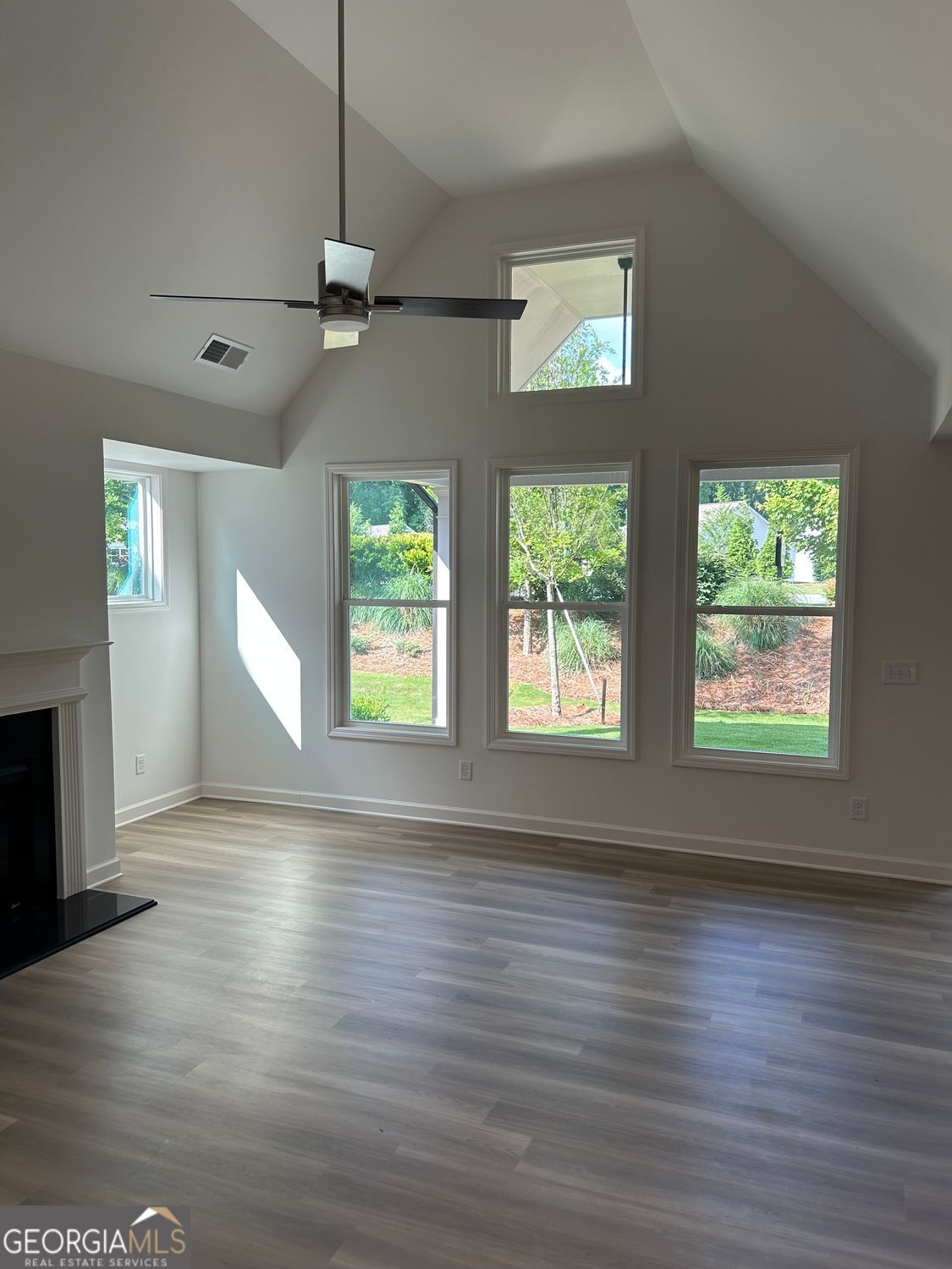 208 Saratoga DR
