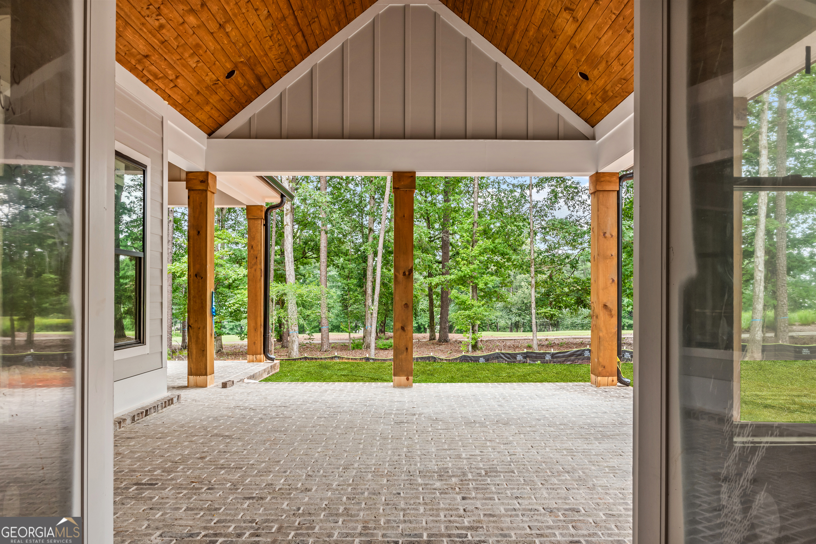 1310 Lake DR