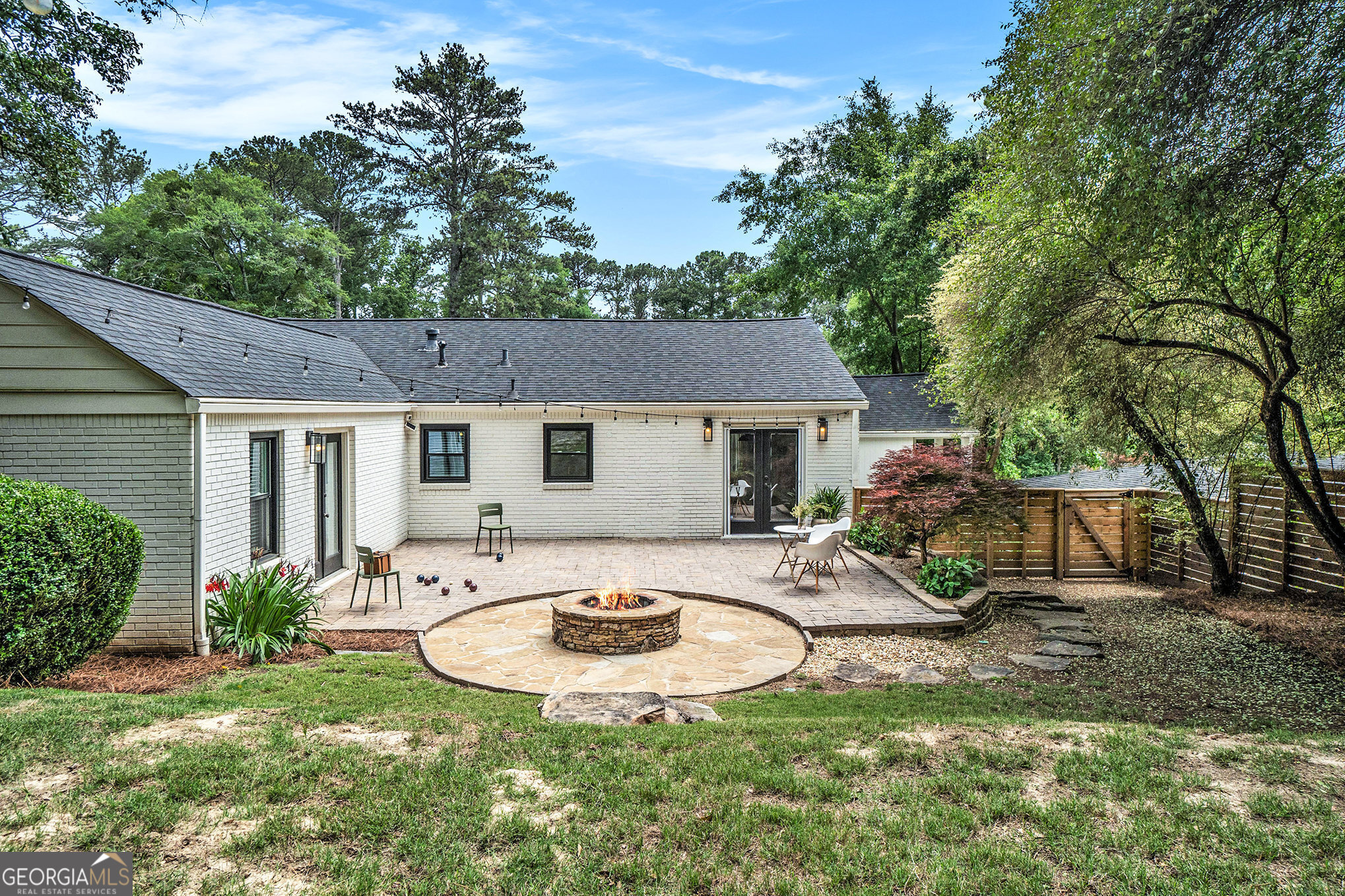 Atlanta, Georgia 30324, United States, 4 Bedrooms Bedrooms, ,2 BathroomsBathrooms,Residential,Active,132522