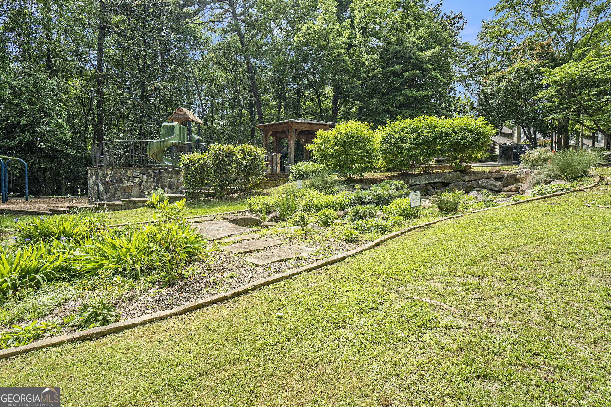 Atlanta, Georgia 30324, United States, 4 Bedrooms Bedrooms, ,2 BathroomsBathrooms,Residential,Active,132522