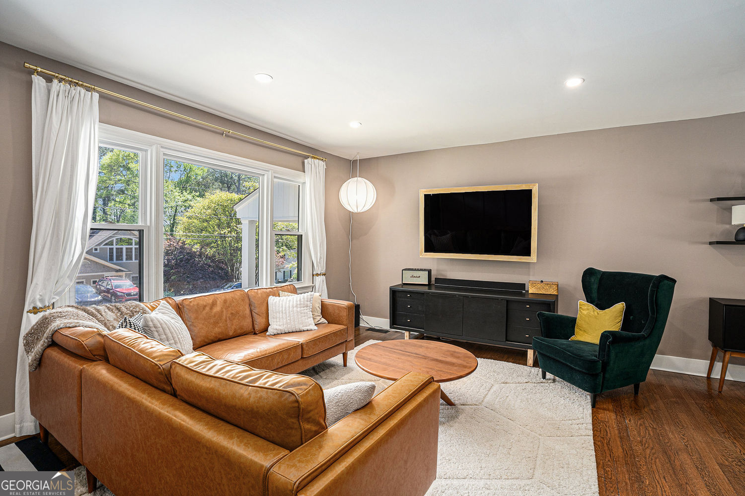 Atlanta, Georgia 30324, United States, 4 Bedrooms Bedrooms, ,2 BathroomsBathrooms,Residential,Active,132522