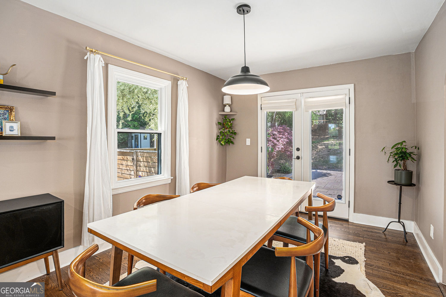 Atlanta, Georgia 30324, United States, 4 Bedrooms Bedrooms, ,2 BathroomsBathrooms,Residential,Active,132522